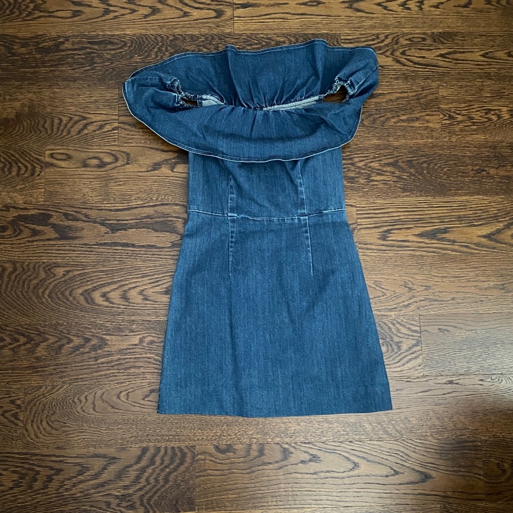 Denim off the shoulder dress Kendall + Kylie